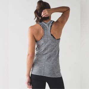 Lululemon Swiftly Tech Racerback Tank in Heather Grey size 2